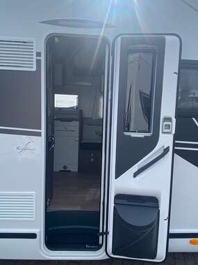 Benimar-tessoro-cocoon-468-automaat-NAK-face a face-twinbedden-170pk-motorhome-camper-mobilhome (6) -  - Benimar Cocoon 468 NAK Special Edition