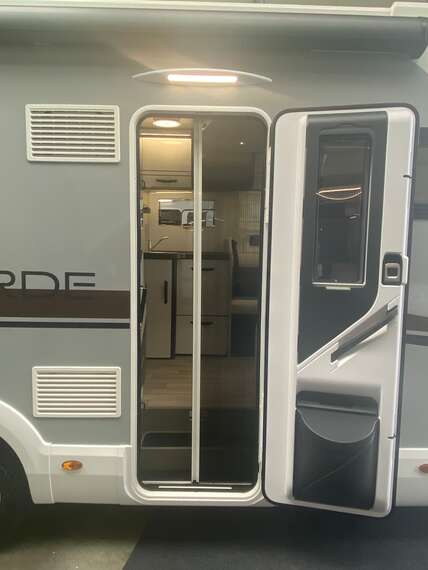 McLouis-avantgarde-sovereign-carat-381-nieuw-motorhome-camper-mobilhome-huren-kopen-mc4 (19) -  - McLouis Avantgarde 381 - Fiat