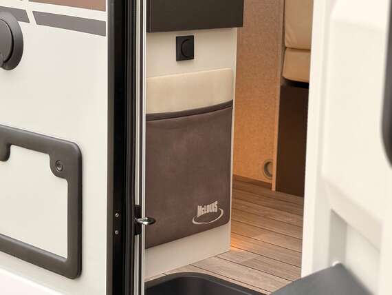 Avantgarde-Slim-339-mcLouis-dicar-Northsea-veurne-motorhome-mobilhome-van-camper (9) -  - McLouis Avantgarde Slim 339