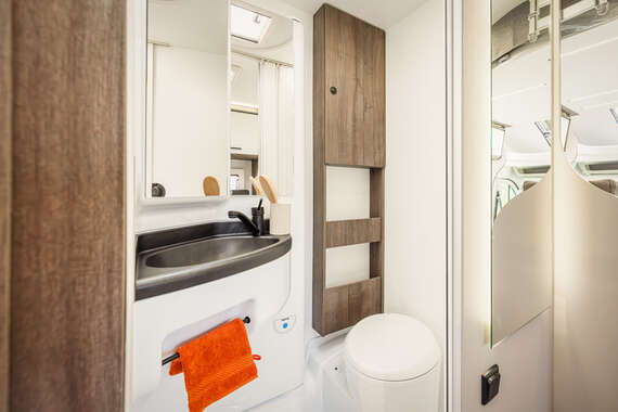 benimar-cocoon-tessoro-425-stapelbed-motorhome-mobilhome-camper (7) -  - Benimar Cocoon 425