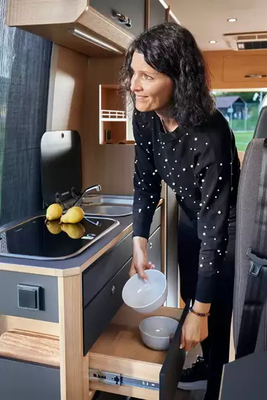 Bravia-mobil-campervan-van-peugeot-mercedes-MAN-495-680-699-636-599-trend-editie30-Swan-westvlaanderen-veurne-northseamotorhomes (22) -  - Bravia Mobil Swan 600