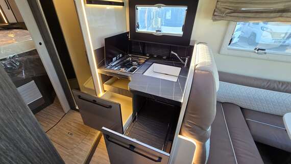 mclouis-carat-879-integraal-motorhome-campervan-van-mobilhome-camper (4) -  - McLouis Carat 879