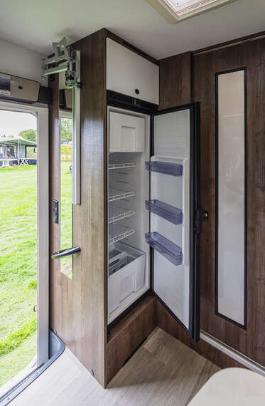 benimar- cocoon-tessoro-463-twinbedden-model 2026-black pack-ford-motorhome-camper-mobilhome (38) -  - Benimar Cocoon 463