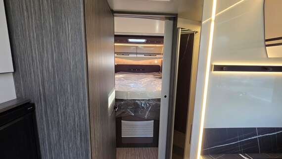 mclouis-carat-879-integraal-motorhome-campervan-van-mobilhome-camper (8) -  - McLouis Carat 879