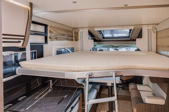 carat-481-centraal bed-mclouis-motorhome-mobilhome-camper (8) -  - McLouis Carat 481 Fiat