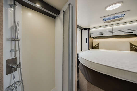 avantgarde-381-centraal bed-face to face-half integraal-camper-motorhome-mobilhome (19) -  - McLouis Avantgarde 381 - Ford