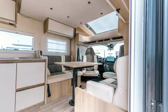 mclouis-sovereign-370-ford-2027-29686-30 -  - McLouis Sovereign 370 - Model 2027