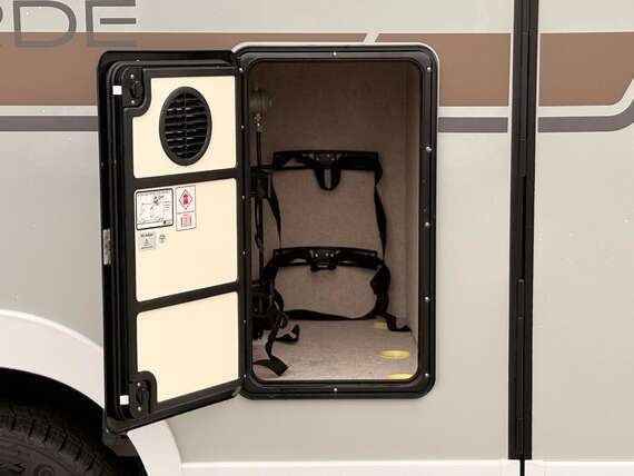 Avantgarde-Slim-339-mcLouis-dicar-Northsea-veurne-motorhome-mobilhome-van-camper (2) -  - McLouis Avantgarde Slim 339