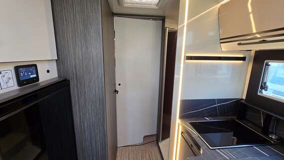 mclouis-carat-879-integraal-motorhome-campervan-van-mobilhome-camper (7) -  - McLouis Carat 879