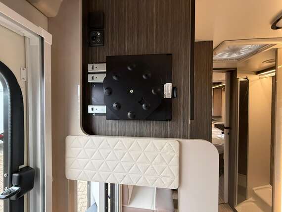 carat-479-mclouis-twinbedden-l salon-motorhome-mobilhome-camper (2) -  - McLouis Carat 479 Ford