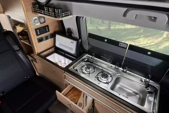 Bravia-mobil-campervan-van-peugeot-mercedes-MAN-495-680-699-636-599-trend-editie30-Swan-westvlaanderen-veurne-northseamotorhomes (7) -  - Bravia Mobil Swan 495