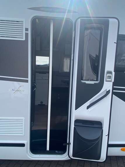 Benimar-tessoro-cocoon-468-automaat-NAK-face a face-twinbedden-170pk-motorhome-camper-mobilhome (7) -  - Benimar Cocoon 468 Special Edition
