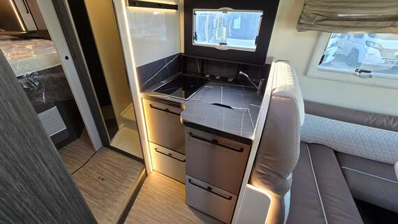 mclouis-carat-879-integraal-motorhome-campervan-van-mobilhome-camper (3) -  - McLouis Carat 879