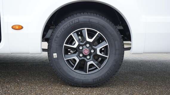 McLouis-Carat-473-chass-25001-16-scaled -  - McLouis Carat 473 - Fiat