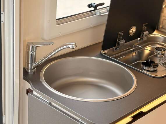 Avantgarde-Slim-339-mcLouis-dicar-Northsea-veurne-motorhome-mobilhome-van-camper (15) -  - McLouis Avantgarde Slim 339