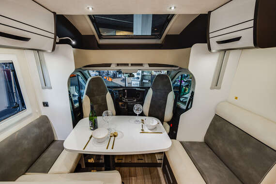 mclouis-avantgarde-373-twinbedden-camper-mobilhome-motorhome-veurne-northsea-kopen-huren (1) -  - McLouis Avantgarde 373 - Ford