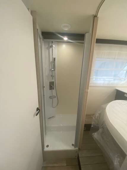 McLouis-avantgarde-sovereign-carat-381-nieuw-motorhome-camper-mobilhome-huren-kopen-mc4 (10) -  - McLouis Avantgarde 381 - Fiat