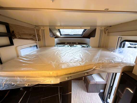 carat-479-mclouis-twinbedden-l salon-motorhome-mobilhome-camper (12) -  - McLouis Carat 479 Ford