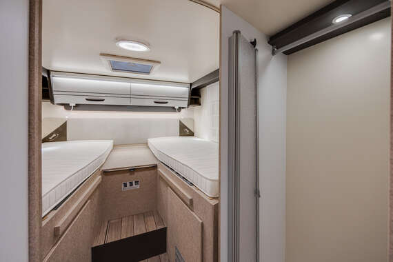 mclouis-avantgarde-373-twinbedden-camper-mobilhome-motorhome-veurne-northsea-kopen-huren (5) -  - McLouis Avantgarde 373 - Ford