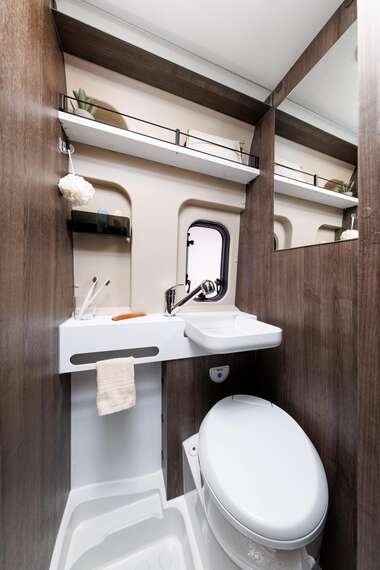 Benivan-100-UP-2026-13-scaled -  - Benivan 100 Up